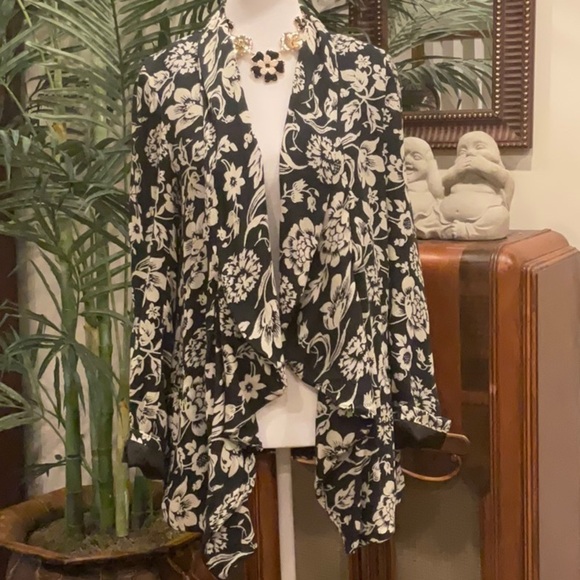 O’Neill blue/white SZ 10 woman’s waterfall open floral lined jacket pockets - Picture 4 of 12